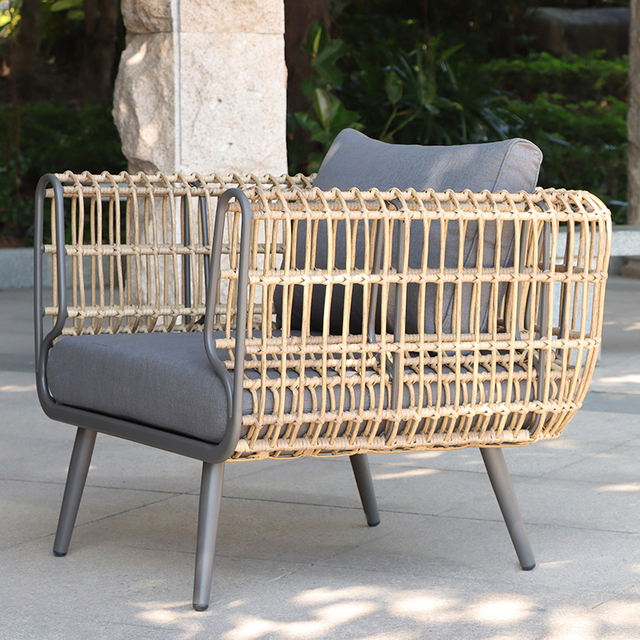 Maßgeschneidertes Wintergarten-Rattan-Sofa im Freien